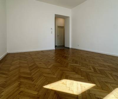 ERSTBEZUG NACH RENOVIERUNG TRAUMWOHNUNG NÄHE MARIAHILERSTR WG-GEEIGNET – Bild 2