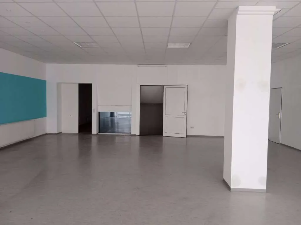 Geschäftslokal mit "Starthilfe" in Neunkirchen zu vermieten! – pohled 3