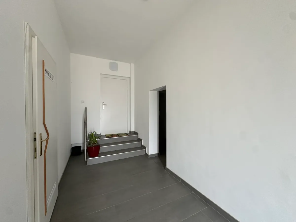 Attraktive 3-Zimmer-Wohnung (88qm) mit sonniger Terrasse & Garage in zentraler Lage von Fürstenfeld - Ansicht 2