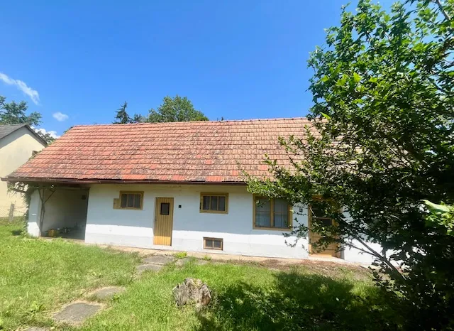 Reizvolles Einfamilienhaus mit Nebengebäude und großzügigem Grundstück - Widok 2