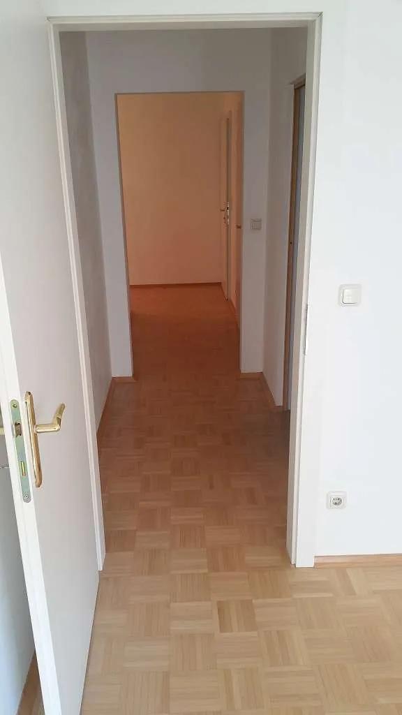 Wohnung Kastellfeldgasse, super Lage, günstig, verhandelbar, guter Zustand - Widok 3