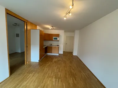 RUHIGE 2-ZIMMER NEUBAU + LOGGIA NAHE HANUSCH KRANKENHAUS – Bild 2