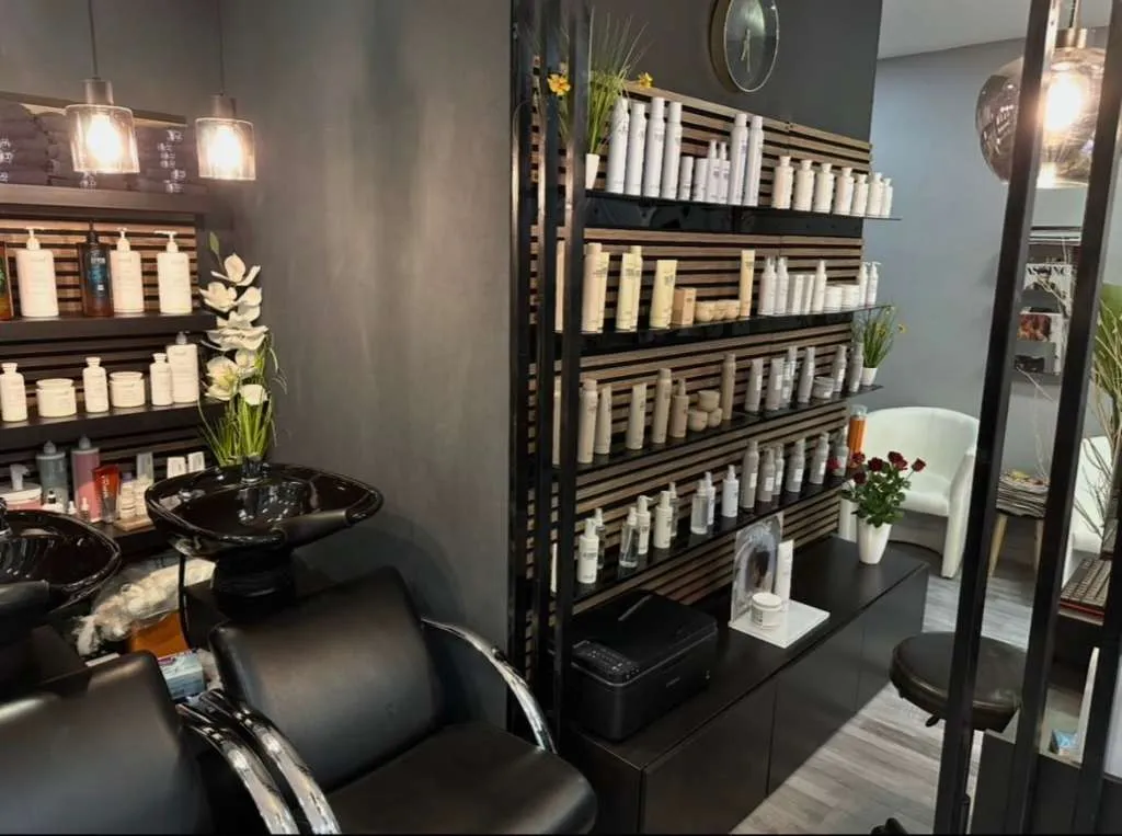 Hazir Kuaför Salonu | Süresiz Kira | Sabit + Spontane Müsteri | Donanimli (Friseur Salon) - Widok 2