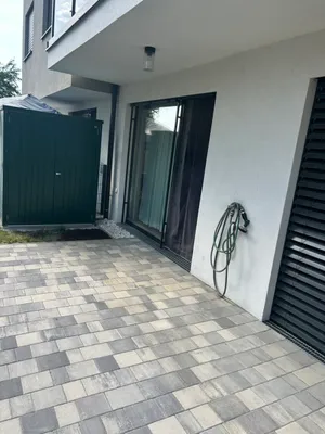 Smart Living: Privater E-Charger, Privater Garten, U2 Nähe, Fußbodenheizung, Luftwärmepumpe, – Bild 3