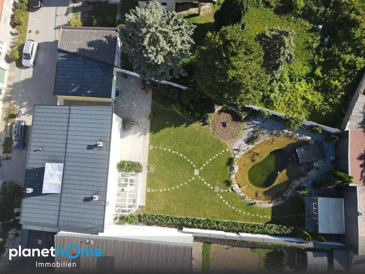 Doppelhaushälfte (Bild linke Seite) mit Garten zu vermieten - Ansicht 3