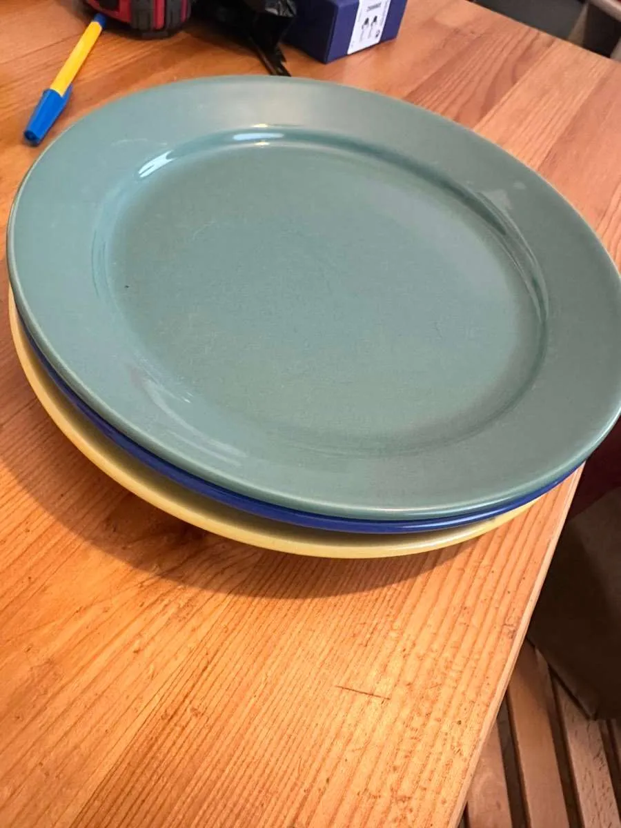 Bunte Teller (3 Stück - IKEA), € 5,- (1170 Wien)