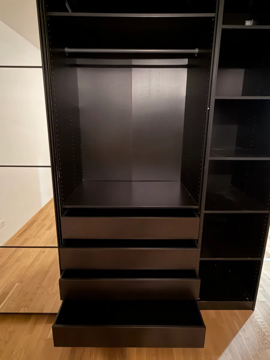 Ikea PAX Schrank mit Schiebetüren + Spiegel, € 650,- (1220 Wien)