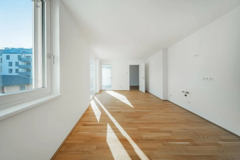 HELLES HEIM >> bodentiefe Fenster in heller 2-Zimmer Wohnung >> ERSTBEZUG in perfekter Lage – pohled 2