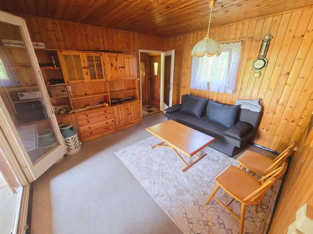+ EINMALIGE CHANCE + Ferienhaus am Neufelder See - Möglich auch als Zweitwohnsitz - paar Minuten vom Badesee entfernt - Privatstraße um nur EUR 39.000,- - Ansicht 2