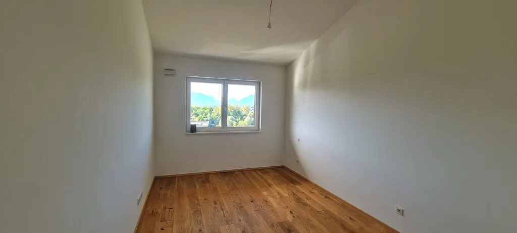 Penthouse-Flair mit Panoramablick: Stilvolle 60 m² Dachgeschosswohnung in Bergheim. – pohled 3