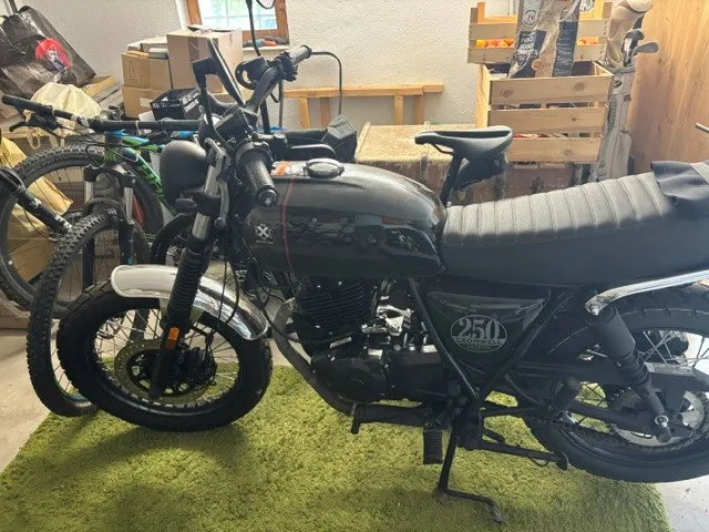 Brixton Cromwell 250