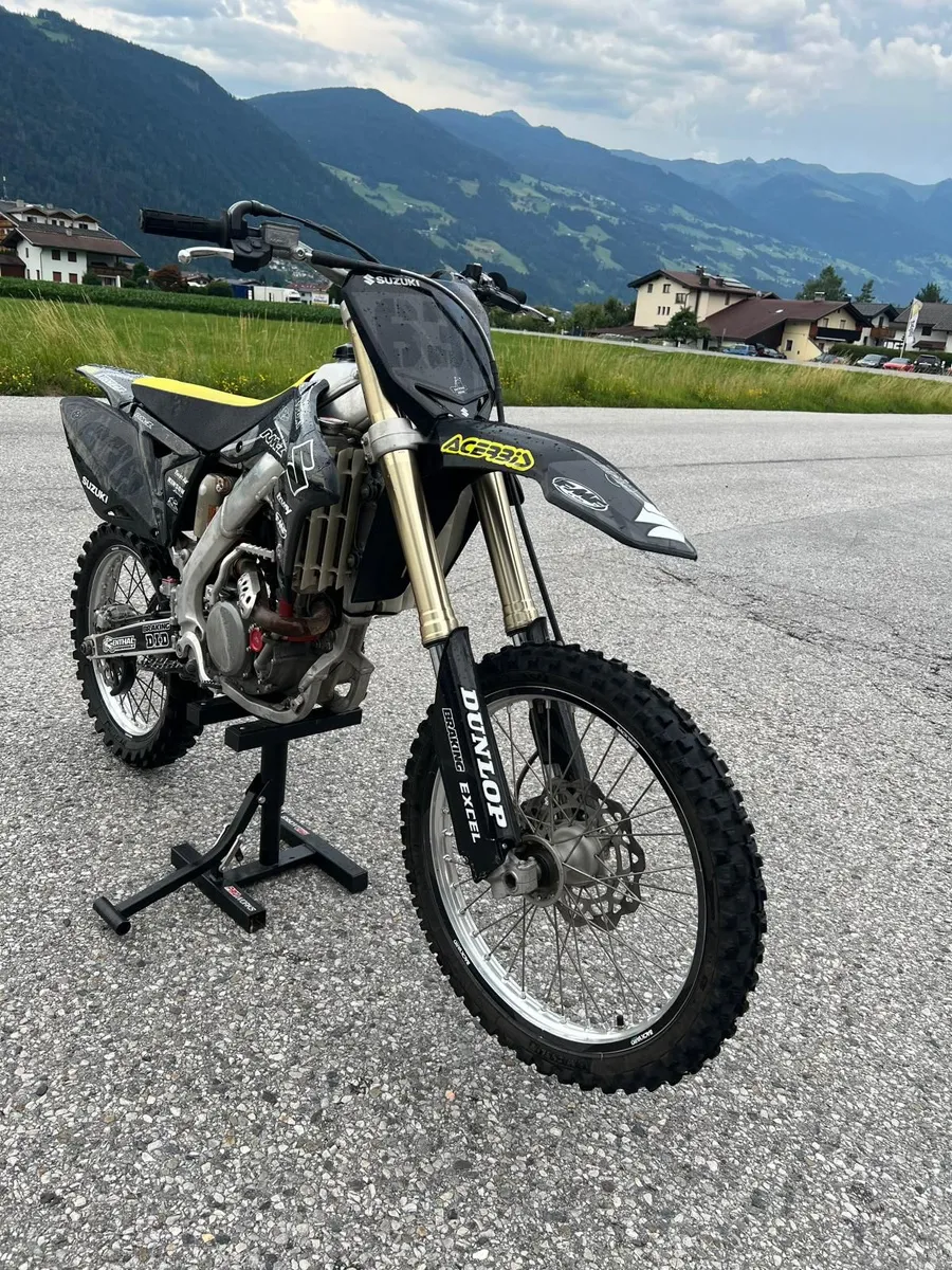 Suzuki RM