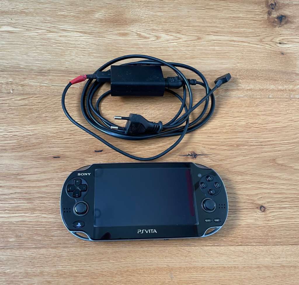 PSVita mit 8GB Karte selling