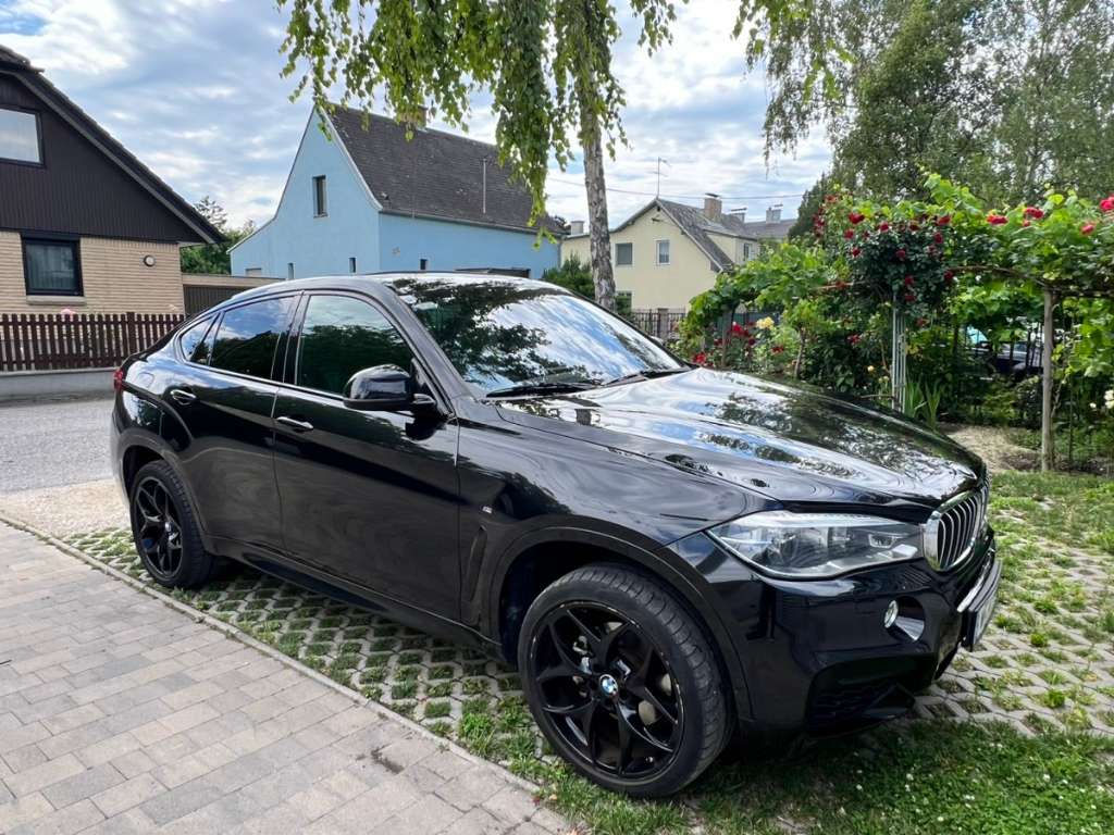 BMW X6 XDrive40d M-Paket HUD Touchscreen SUV / Geländewagen