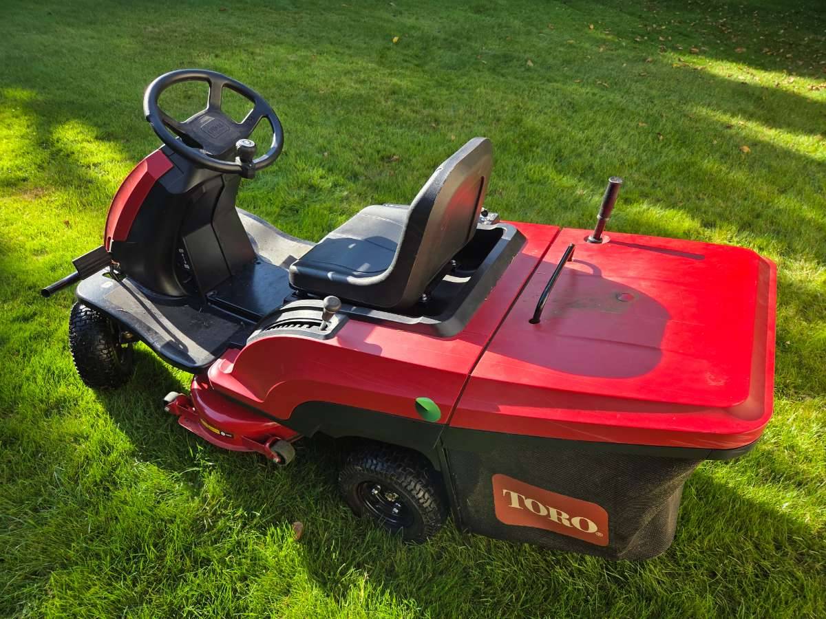 TORO eS3200DC AKKU AUFSITZMÄHER (RASENTRAKTOR)