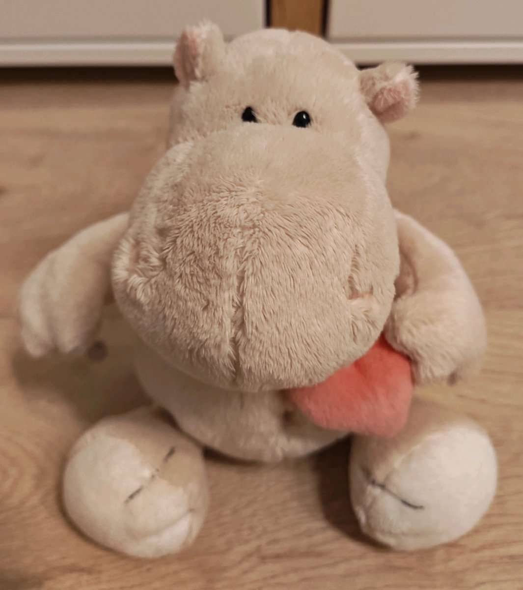NEUWERTIG! Nici Nilpferd mit Herz