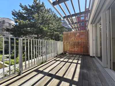 Pauschalmiete inklusive Warmwasser & Heizung/Kühlung - Moderne 2-Zimmer-Wohnung mit schöner Terrasse in den Hof - Stilvolle Ausstattung – Bild 2
