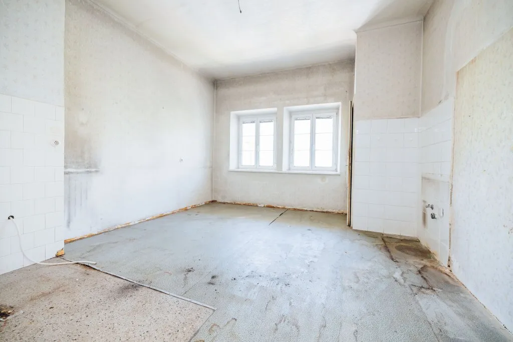 SANIERUNGSOBJEKT MIT POTENZIAL I LIFT IM BAU I 3. STOCK I BESTLAGE GEIDORF I LICHTDURCHFLUTET I PROJEKT WOHNEN - Ansicht 3