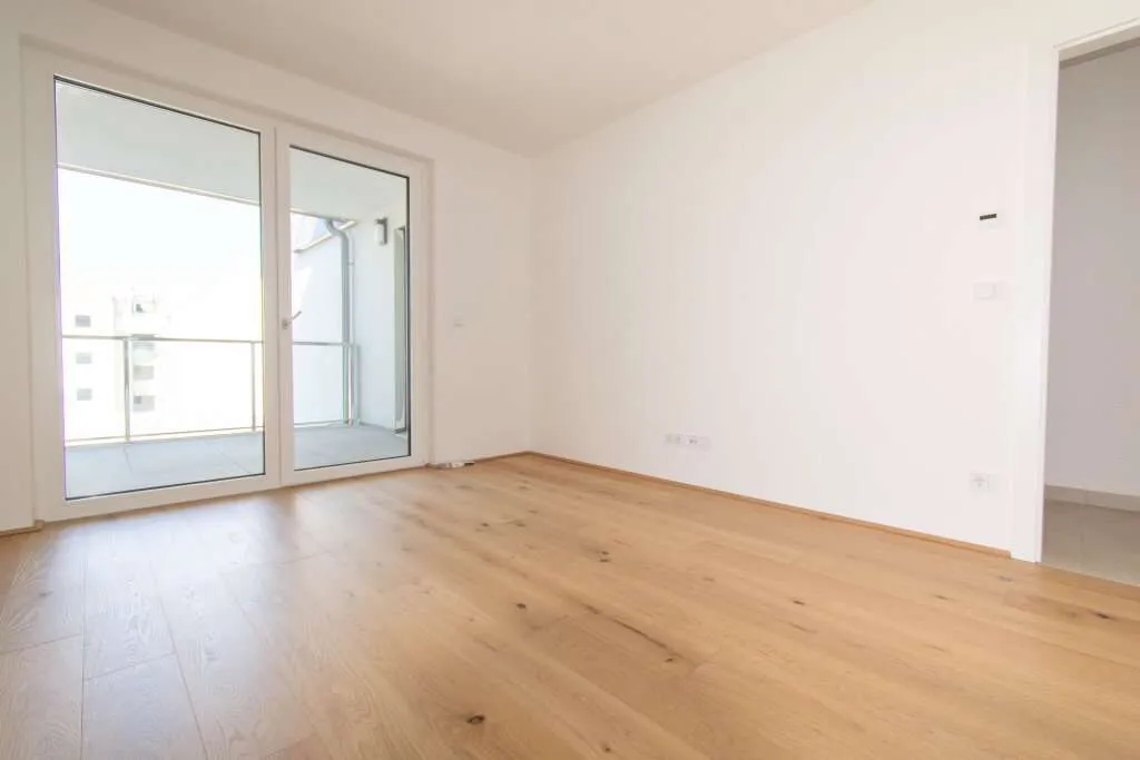 ERSTBEZUG: GROSSZÜGIGE 3-ZIMMER-WOHNUNG MIT 2 BÄDERN (1X BAD EN SUITE) UND 2 TERRASSEN - Ansicht 2