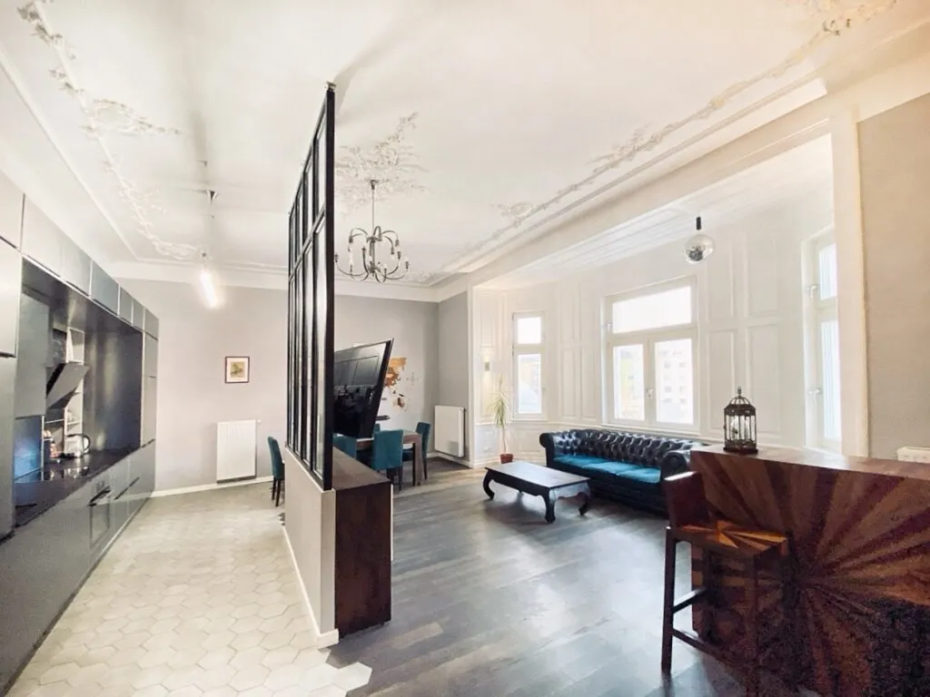 Luxuriöse 4-Zimmer-Wohnung in stilvollem Altbau - Ansicht 3