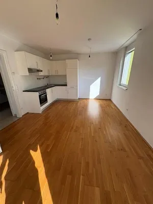 Ab 15.8. - Top-Lage Kagran: Zentral begehbare, 3-Zimmer-Neubauwohnung inkl. Küche und kleinem Balkon – Bild 2