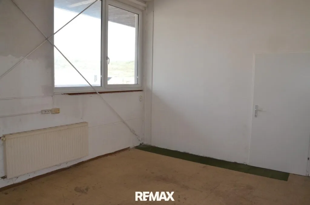 Kompaktes Hallenbüro/Lager im EG - Ansicht 3