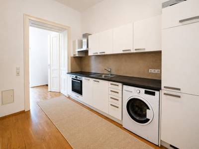 Charmante 2-Zimmer Altbauwohnung mit Einbauküche in 1140 Wien - 32,85m² - 750EUR Miete