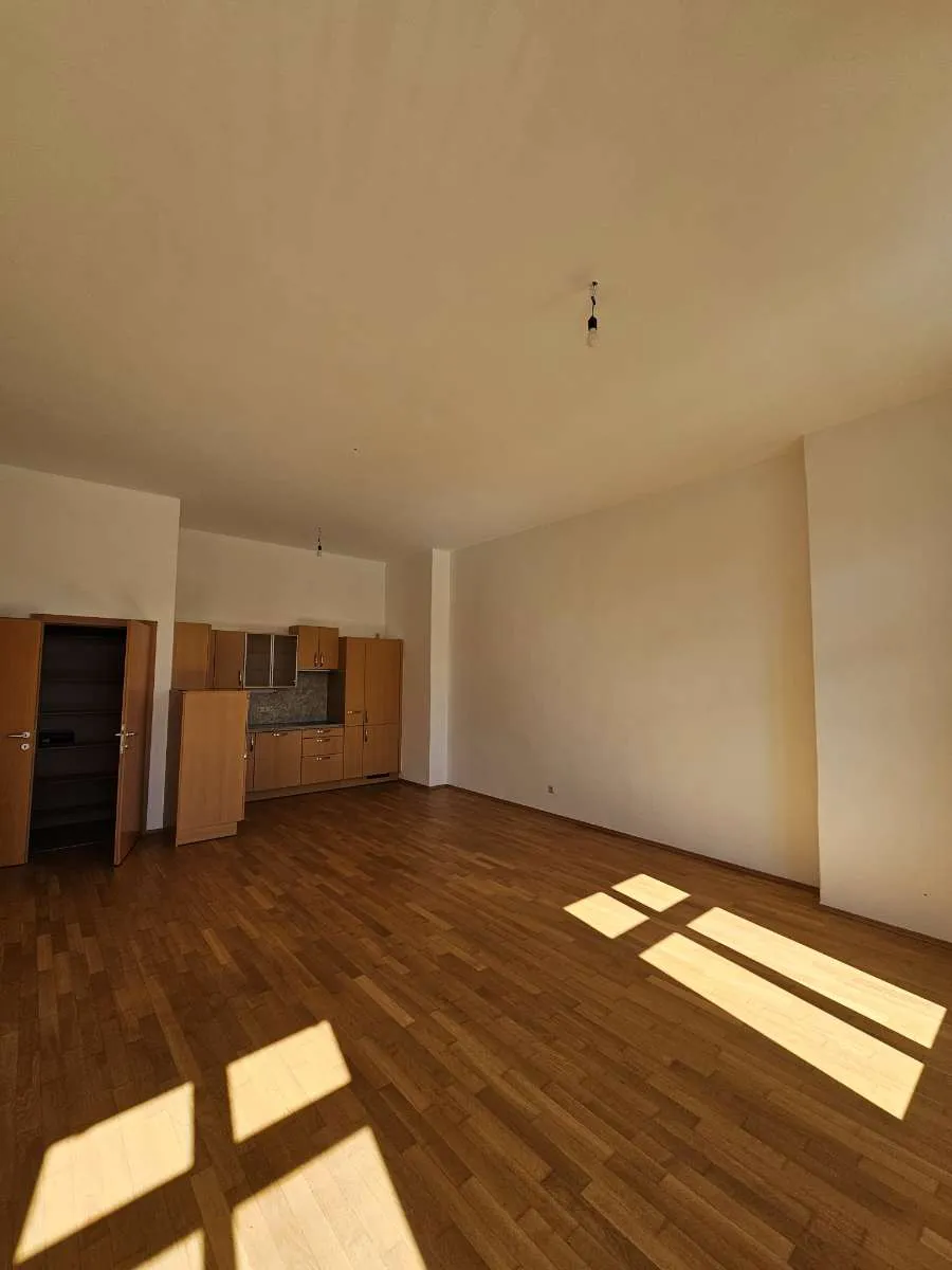 3 Zimmer Wohnung in zentraler Lage, 82qm TOP24 – pohled 2
