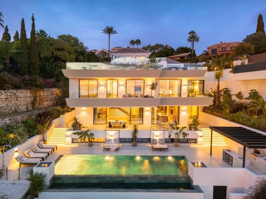 * Erstbezug in Elviria in Marbella Ost: Luxusvilla mit atemberaubendem Ausblick v. renommierten Architekten Martínez Galvan! * - Näkymä 3