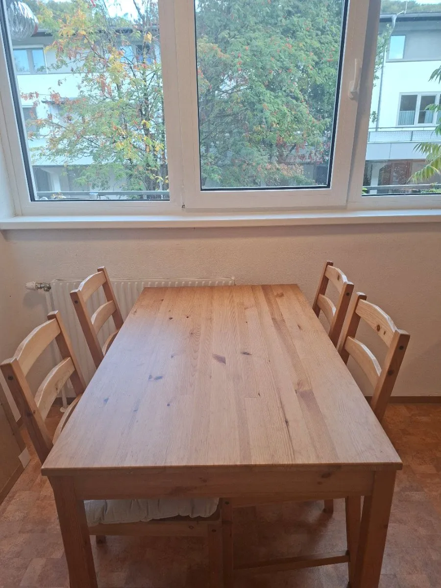IKEA Esstisch und 4 Stühle, € 50,- (5020 Salzburg)