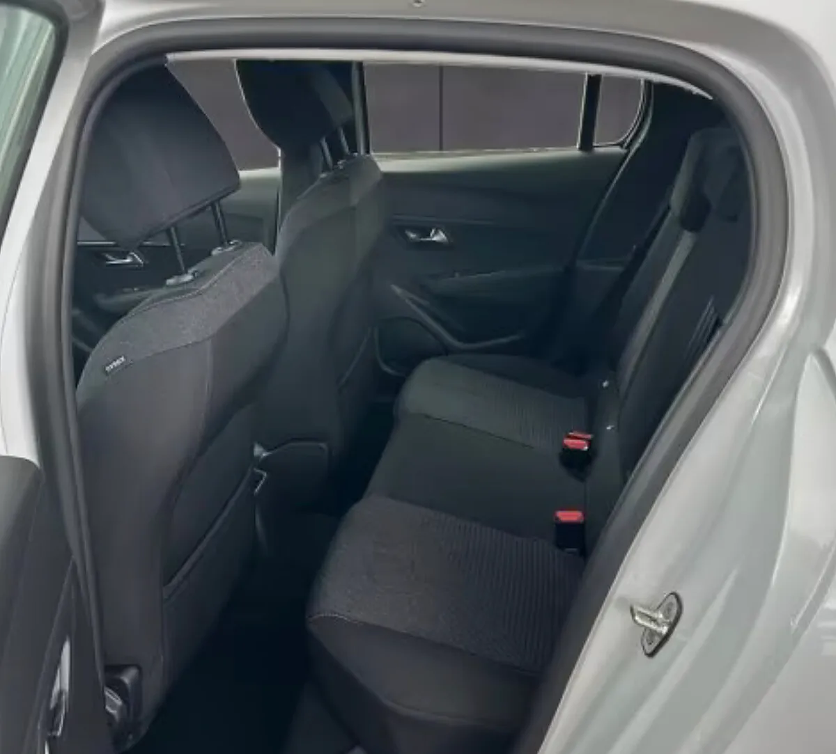 Peugeot 208 1.2 Hybrid 110 e-DCS6 Automatik! – Bild 6
