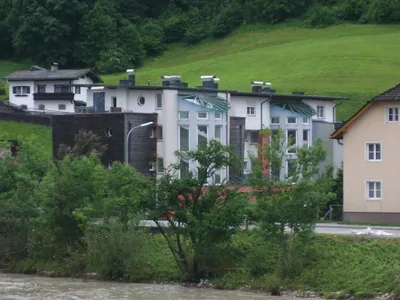 2-Zimmer-Wohnung mieten in Hallein – 53,9 m², € 960 – Bild 2 von 3
