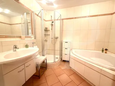 9-Zimmer-Immobilie kaufen in Gmunden – 260 m², € 1.950.000 – Bild 8 von 13