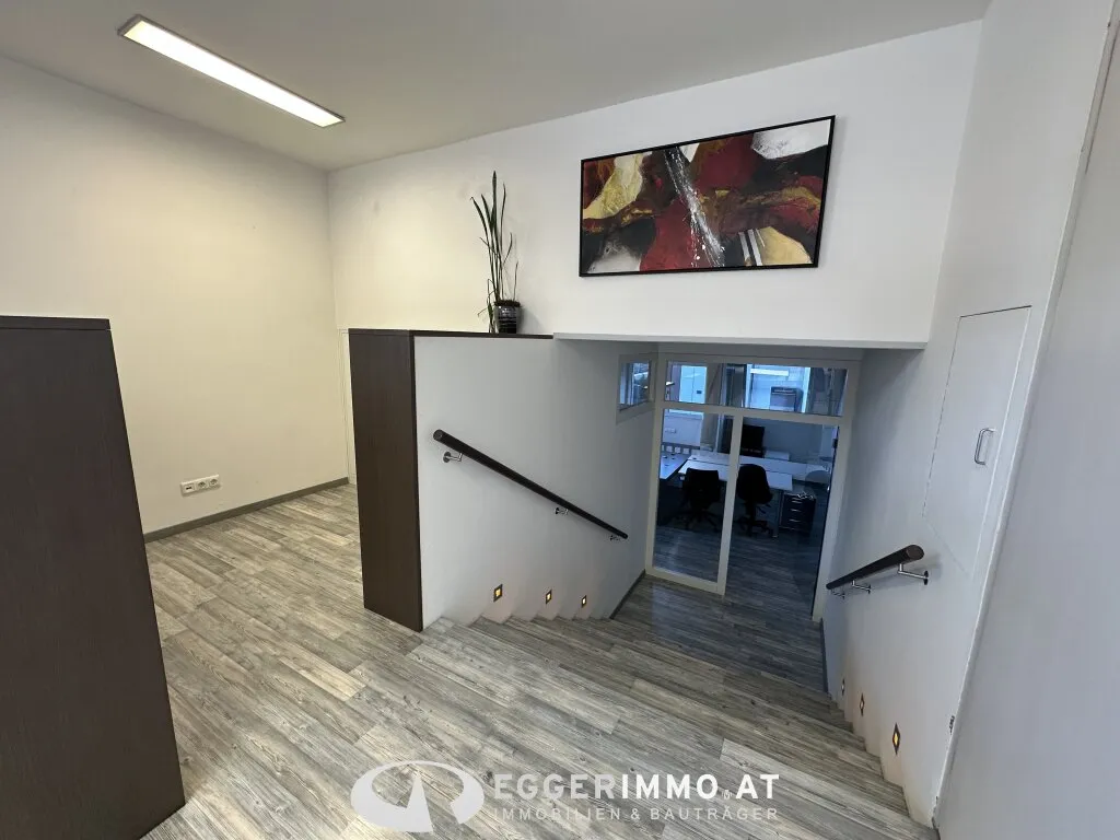 Helle Bürofläche im Zentrum von Kaprun zu vermieten | Erdgeschoss mit Schaufenster | eigener Eingang | Glasfaseranschluss - View 2