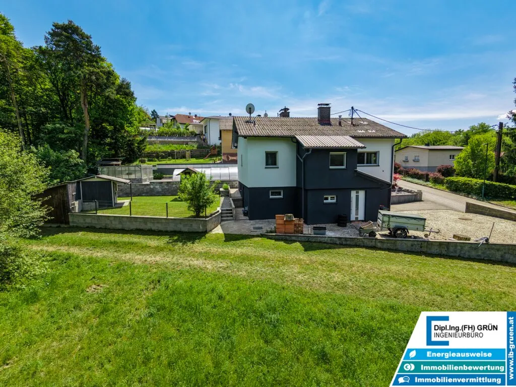Wohnen in Ruhelage am Waldrand - modernisiertes Haus mit Pool & Grünblick - Ansicht 2
