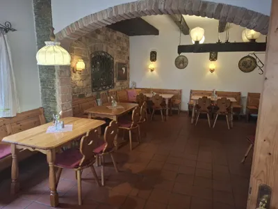 Gewerbeimmobilie kaufen in Baden – 1 900 m², € 495.000 – Bild 5 von 8