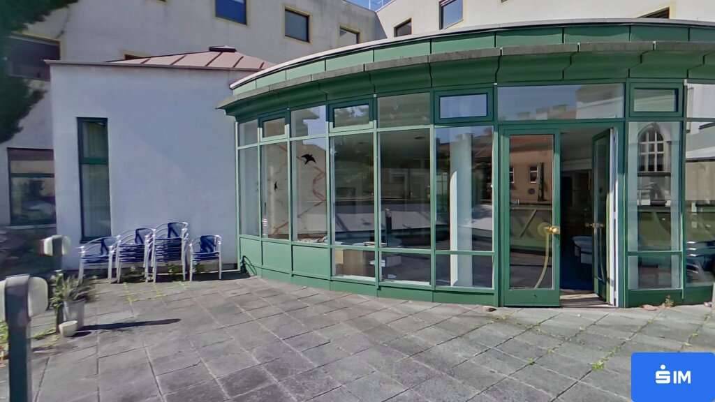 Gastronomiefläche im 1. OG mit großzügiger Terrasse - Ansicht 2