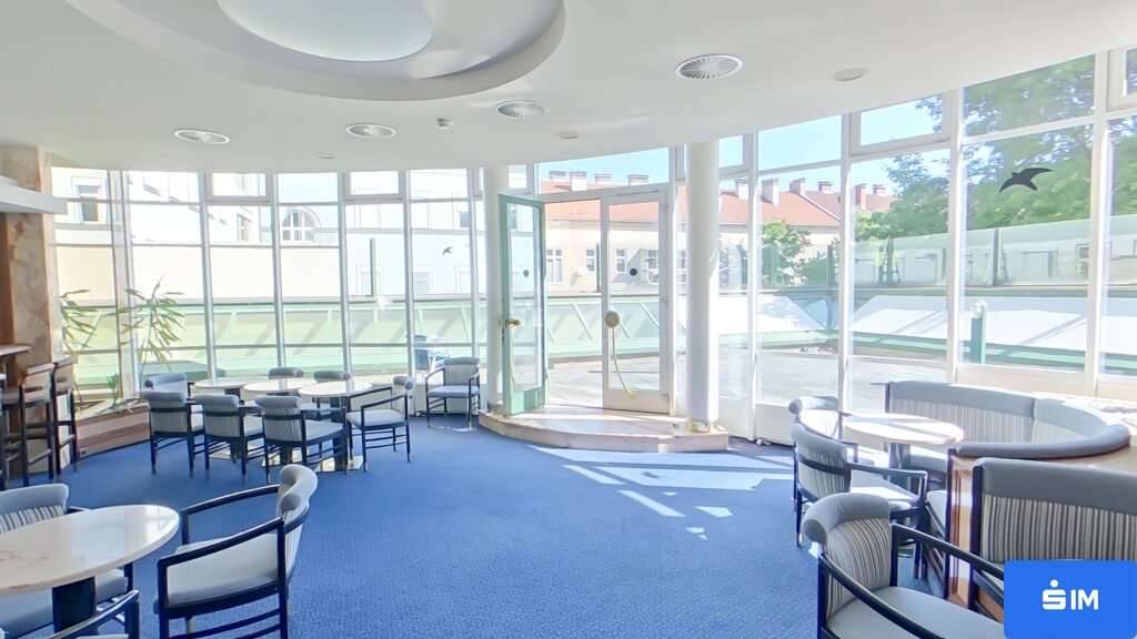 Gastronomiefläche im 1. OG mit großzügiger Terrasse - Ansicht 3