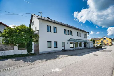 Haus kaufen in Vöcklabruck – 352 m², € 989.000 – Bild 2 von 37