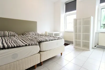 Kurzzeitvermietung! Möblierte, sonnige Wohnung mit TOP öffentlicher Anbindung! – Bild 3
