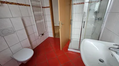 3-Zimmer-Gewerbeimmobilie mieten in Steyr – 97 m², € 809 – Bild 10 von 11