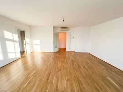 UNBEFRISTET: Top-Lage beim Stephansplatz: Moderne, klimatisierte Dachgeschoßwohnung im stilvollen Haus / Prime location near Stephansplatz: a modern, air-conditioned penthouse flat in a stylish buil – Bild 2