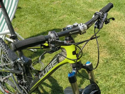 fahrrad gepäckträger vorne korb TentHome mit Getränkehalter Fahrradkorb Vorderrad Fahrrad-Frontkorb Bambus Frontgepäckträger Frontträger Vr-träger Holland Rennrad (Schwarz) Sport & Freizeit E-Bikes im Test Wenige 90 km Reichweite Height:5 Inches