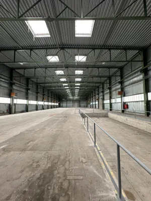 Gewerbeimmobilie kaufen in Wiener Neustadt – 2 556 m² – Bild 2 von 17