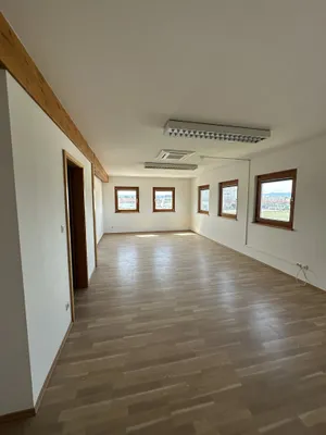 Gewerbeimmobilie kaufen in Wiener Neustadt – 2 556 m² – Bild 10 von 17