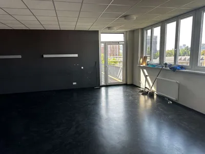 Gewerbeimmobilie mieten in Wien – 1 500 m², € 9 – Bild 11 von 15