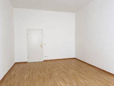 Perfekte City-Lage: 2-Zimmer-Altbauwohnung mit Schrankraum im Herzen Wiens – Bild 2