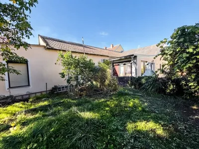 Haus kaufen in Neusiedl am See – 739 m², € 199.000 – Bild 2 von 13