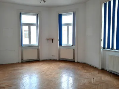 14., Zwei Zimmer Wohnung mit kleinen Schönheitsfehlern für Studentenpärchen!