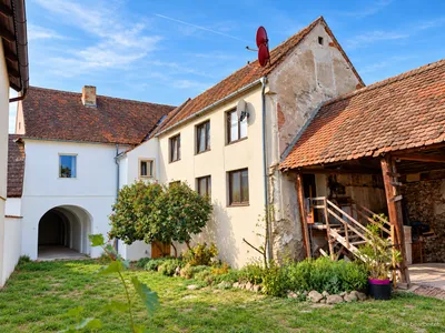 8-Zimmer-Haus kaufen in Hollabrunn – 290 m², € 259.000